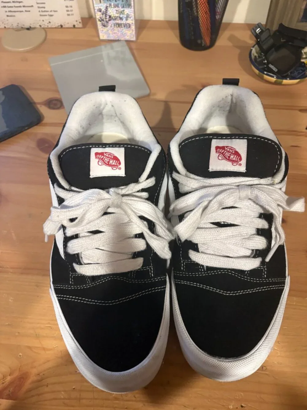 VANS - Knu Skool Black and True White / Retro / Suede